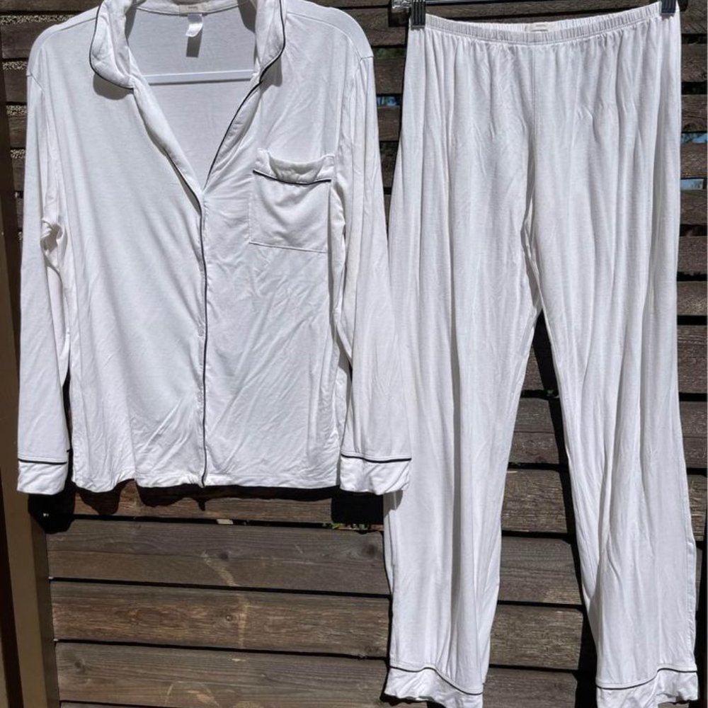 Eberjey woman pajama set white ivory Gisele Long PJ Set